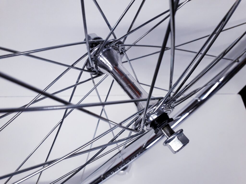 BERETTA 27X1-1/4 & MAILLARD LOW FLANGE 36H HUB NOS